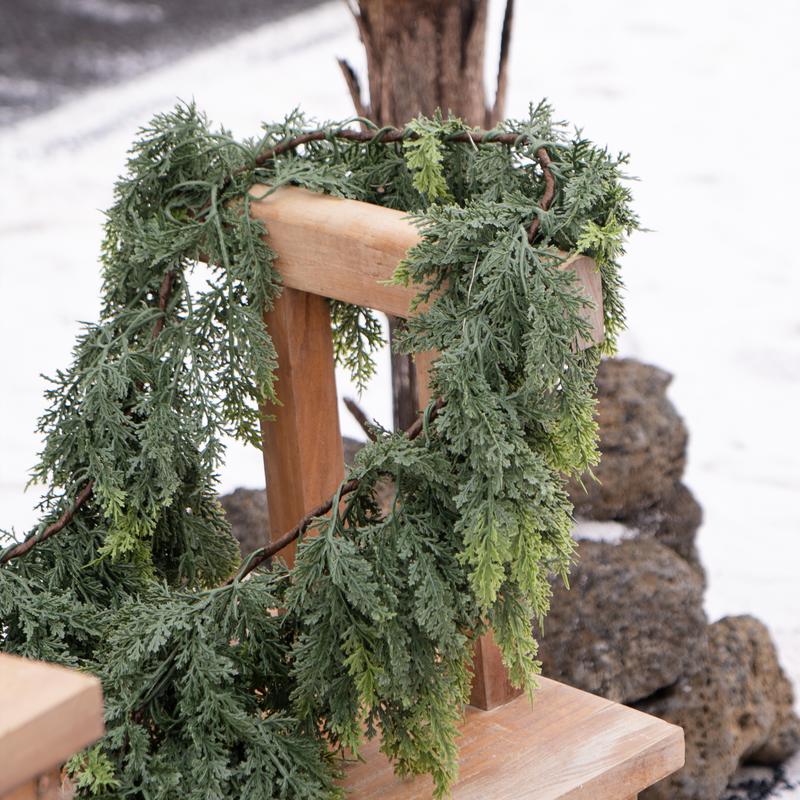 2PCS 6FT Pre-lit Christmas Cedar Garland with  LED Lights Realistic Faux Greenery for Fireplace Table Mantle Wall Indoor Outdoor Winter Holiday Decorations Ornaments