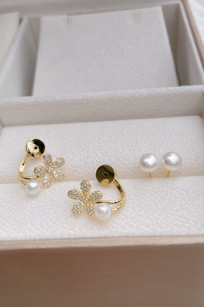 White Pearl Ear Clip